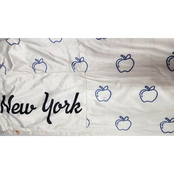 Junk Gypsy New York Themed Throw Blanket With Travel Pouch & Strap 50" X 70" 100 - Picture 5 of 7